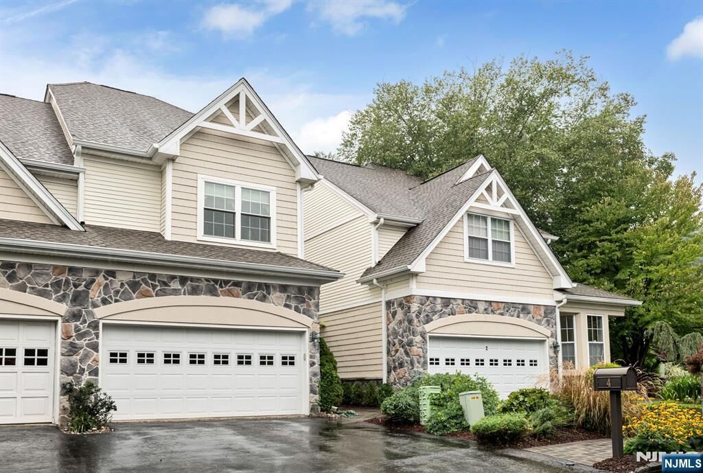 Property Photo:  4 Kingsley Evans Circle  NJ 07436 