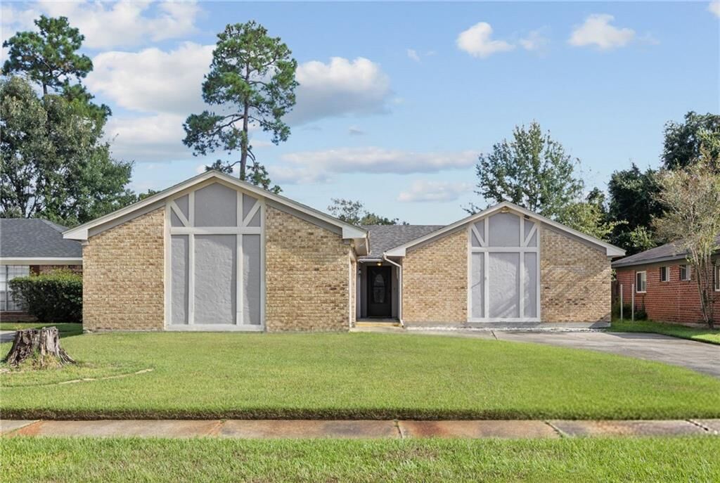 Property Photo:  320 Drury Lane  LA 70460 