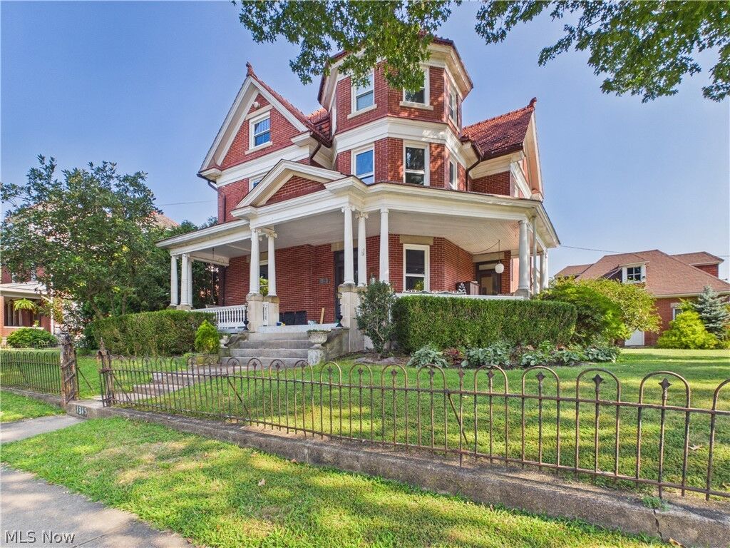 Property Photo:  1315 Washington Avenue  WV 26101 