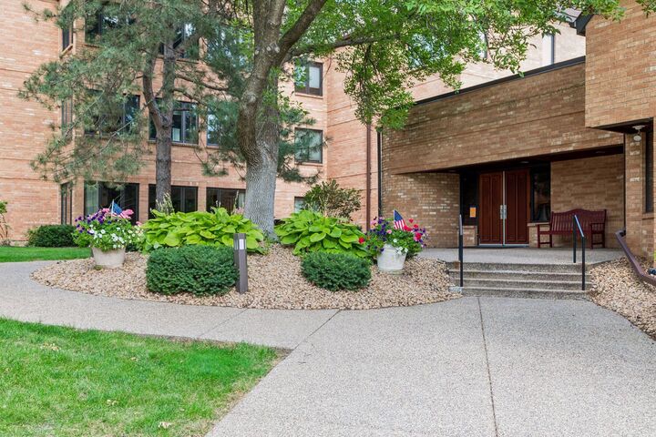 Property Photo: 1830 Eagle Ridge Drive 2003 MN 55118