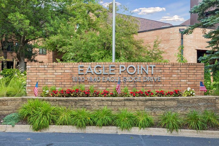 Property Photo:  1830 Eagle Ridge Drive 2003  MN 55118 