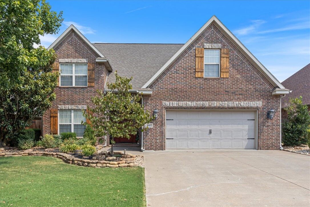 Property Photo:  3807 SW Banbury Drive  AR 72713 
