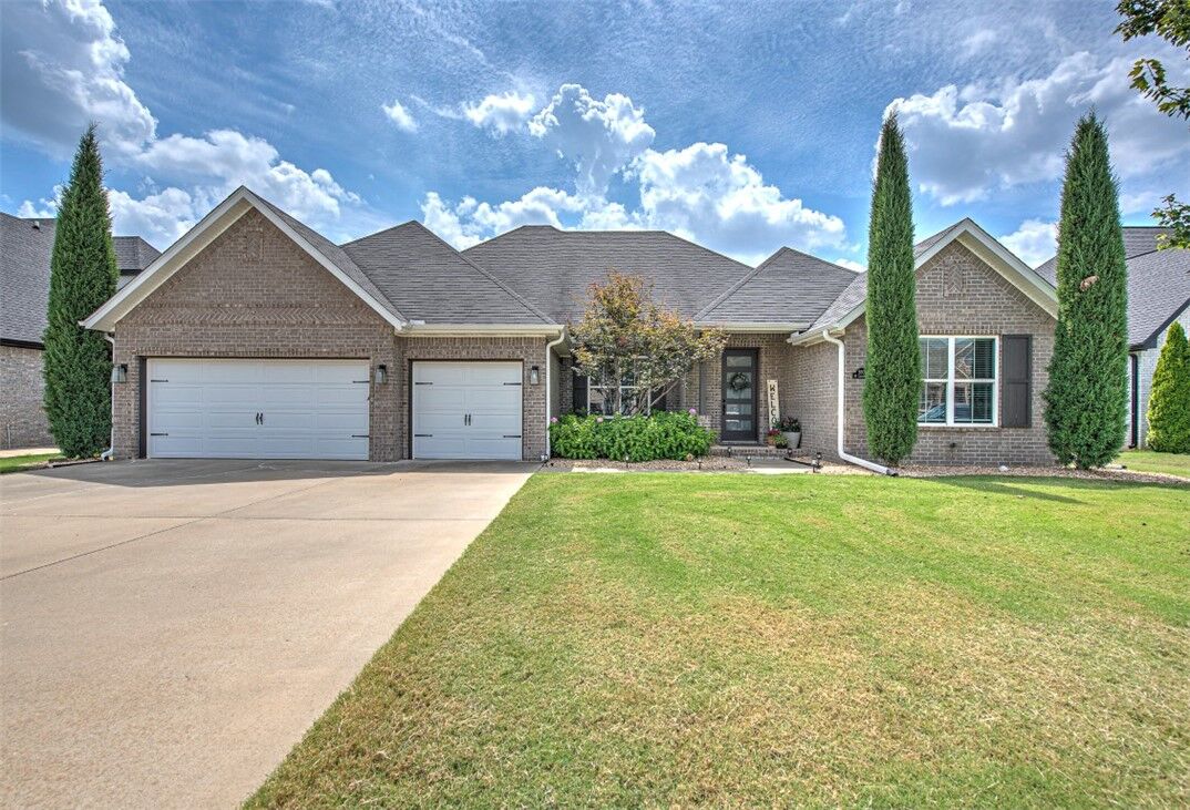 Property Photo:  5502 W Lakewood Drive  AR 72758 