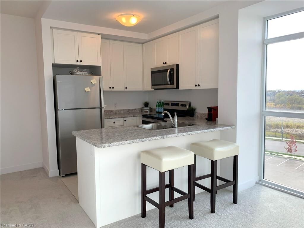 Property Photo:  450 Dundas Street E 402  ON L8B 1Z2 