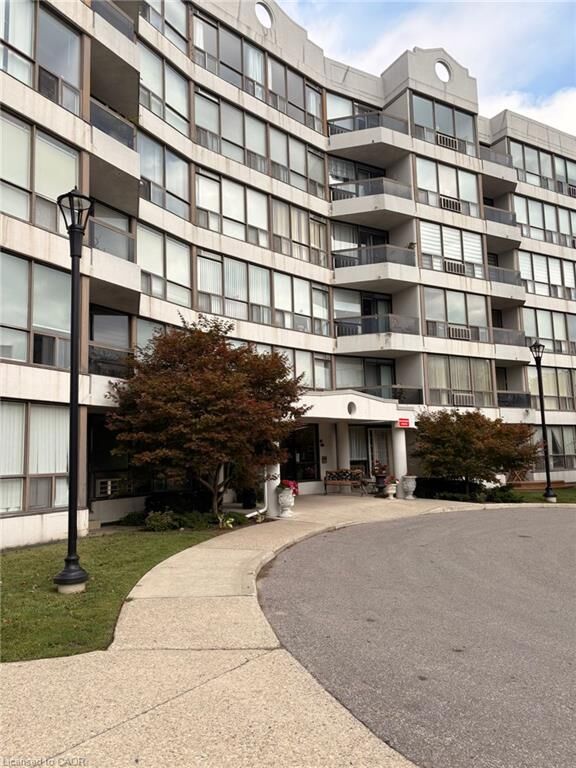 Property Photo:  107 Bagot Street 509  ON N1H 8H5 