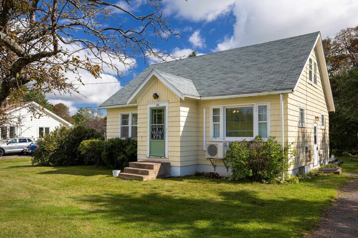 Property Photo:  100 Mount Edward Road  PE C1A 5S7 