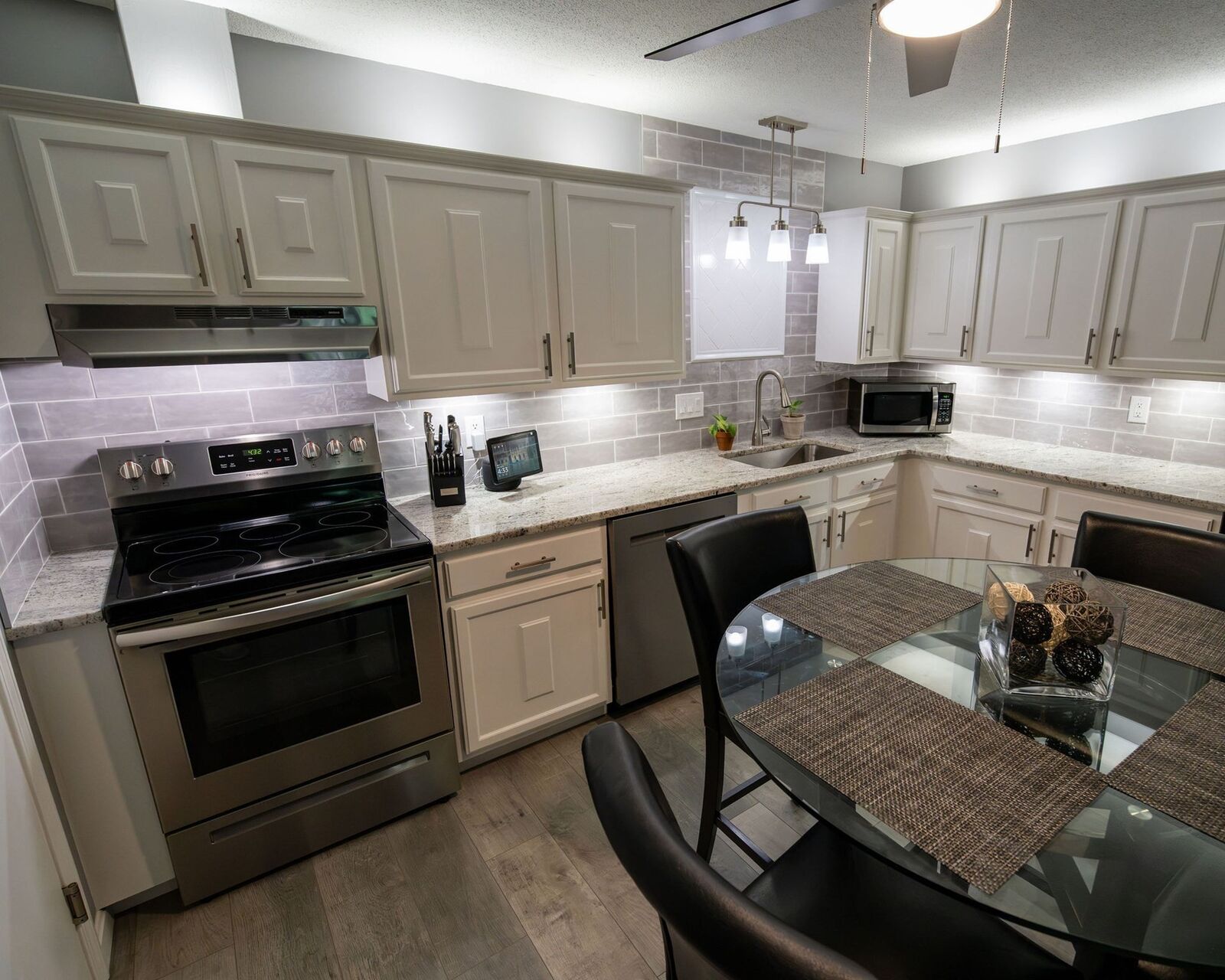 Property Photo:  6 Autumn Leaf Dr 18  NH 03060 