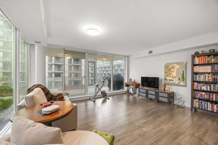 Property Photo: 560 6 Avenue SE 301 AB T2G 1K7