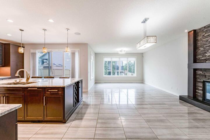Property Photo: 189 Evansridge View NW AB T3P 0N3
