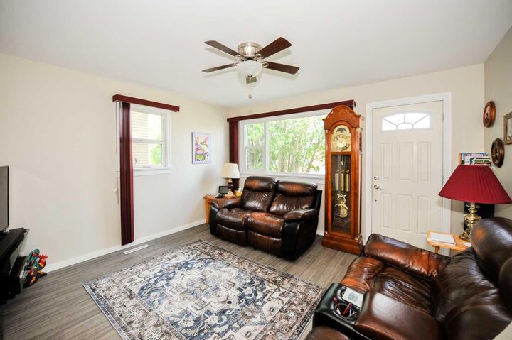 Property Photo:  5223 46 Street  AB T4V 1H4 