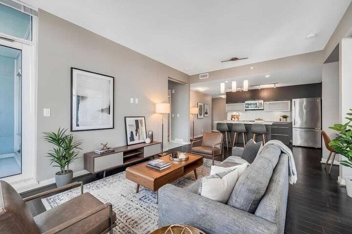 Property Photo:  215 13 Avenue SW 2001  AB T2R 0V6 