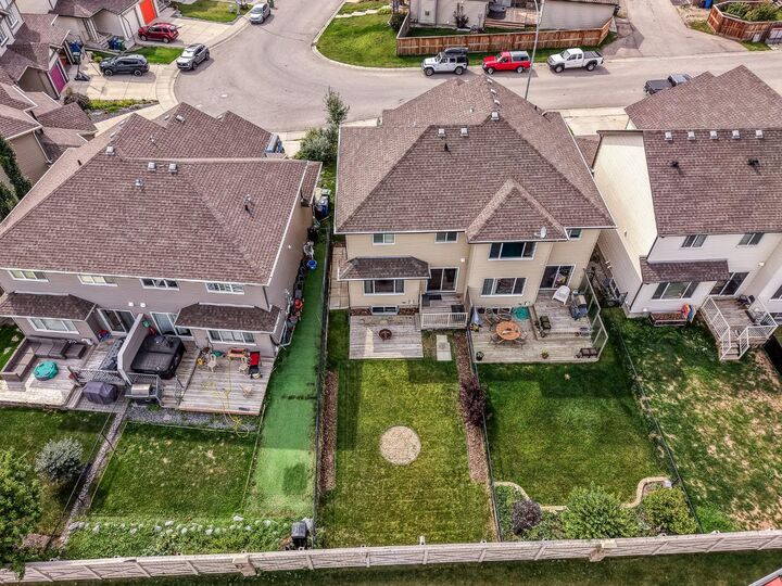 Property Photo: 57 Sunset Common AB T4C 0M1