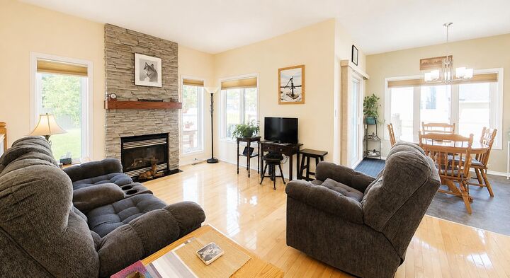 Property Photo:  6114 11 Avenue  AB T7E 1Y8 