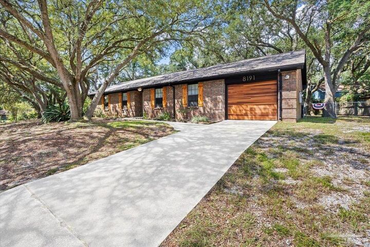 Property Photo:  8191 Sedgefield Dr  FL 32507 