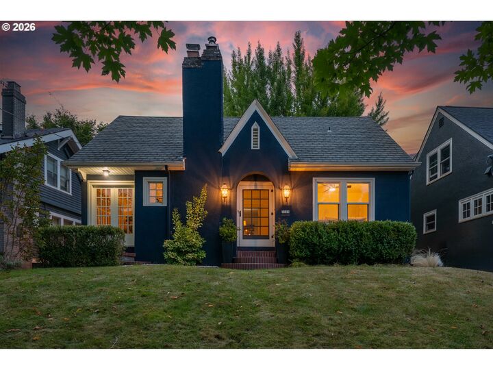 Property Photo: 3325 NE Holladay St OR 97232