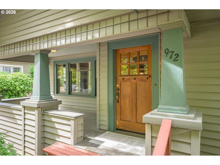 Property Photo:  972 Madison St  OR 97402 