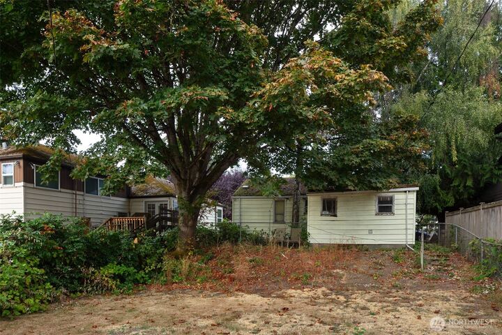 Property Photo: 5647 38th Avenue SW WA 98126