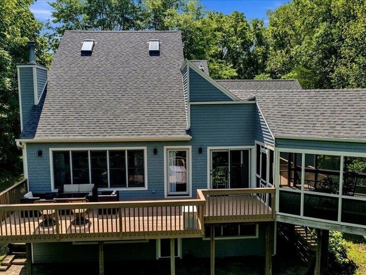 Property Photo: 2 Arcadia Court IL 61036