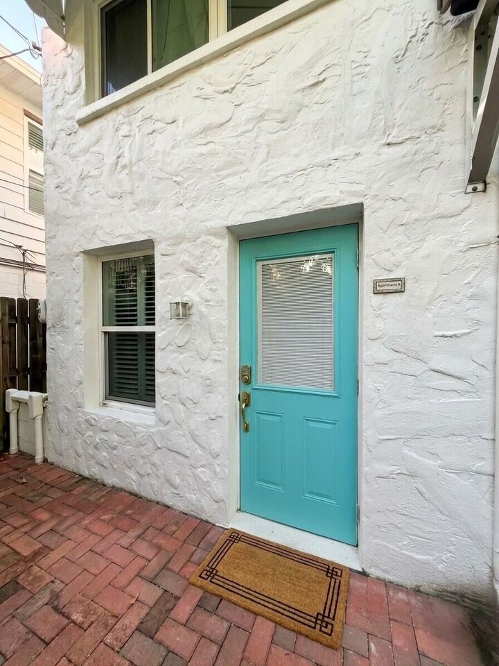 Property Photo:  1407 SE 2nd Street C  FL 33301 