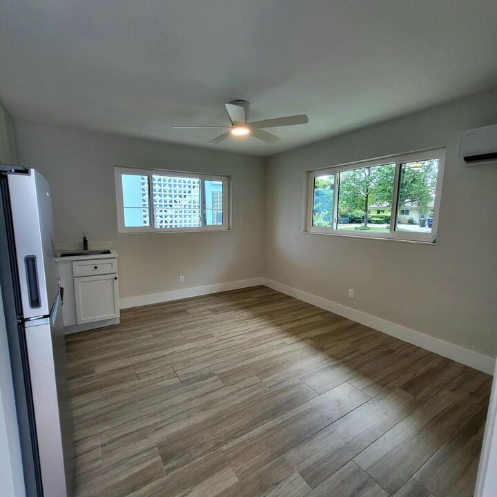 Property Photo: 809A NW 30th Court 809A FL 33311