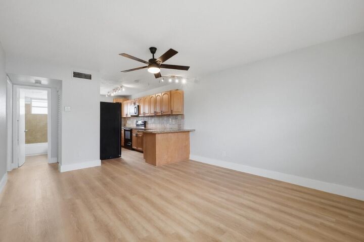 Property Photo:  6191 SW 37th Street 210  FL 33314 