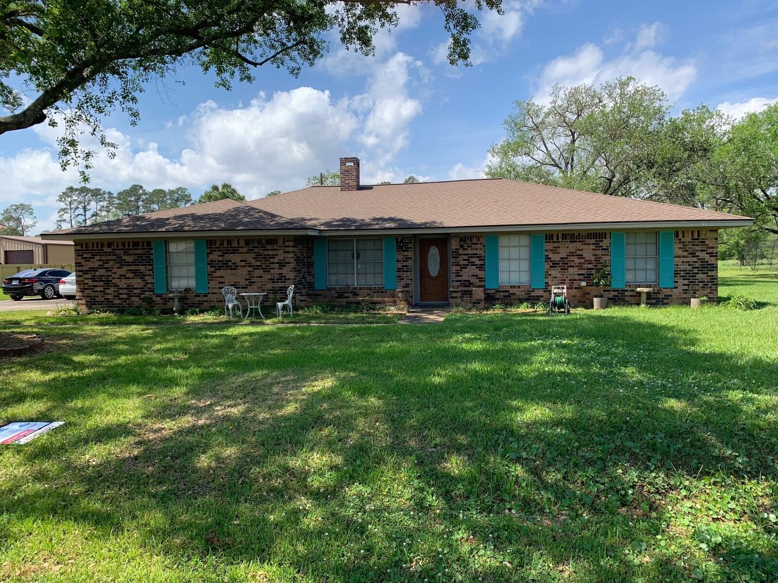 Property Photo:  828 Suncrest  TX 77630-8277 