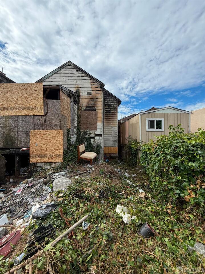 Property Photo: 266 Farallones Street CA 94112