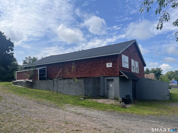 Property Photo:  8 Spencer Street  CT 06040 