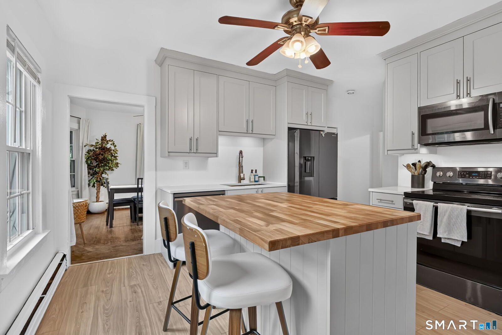 Property Photo:  5 Parker Street  CT 06040 
