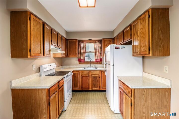 Property Photo:  28 Middle Street 2  CT 06776 