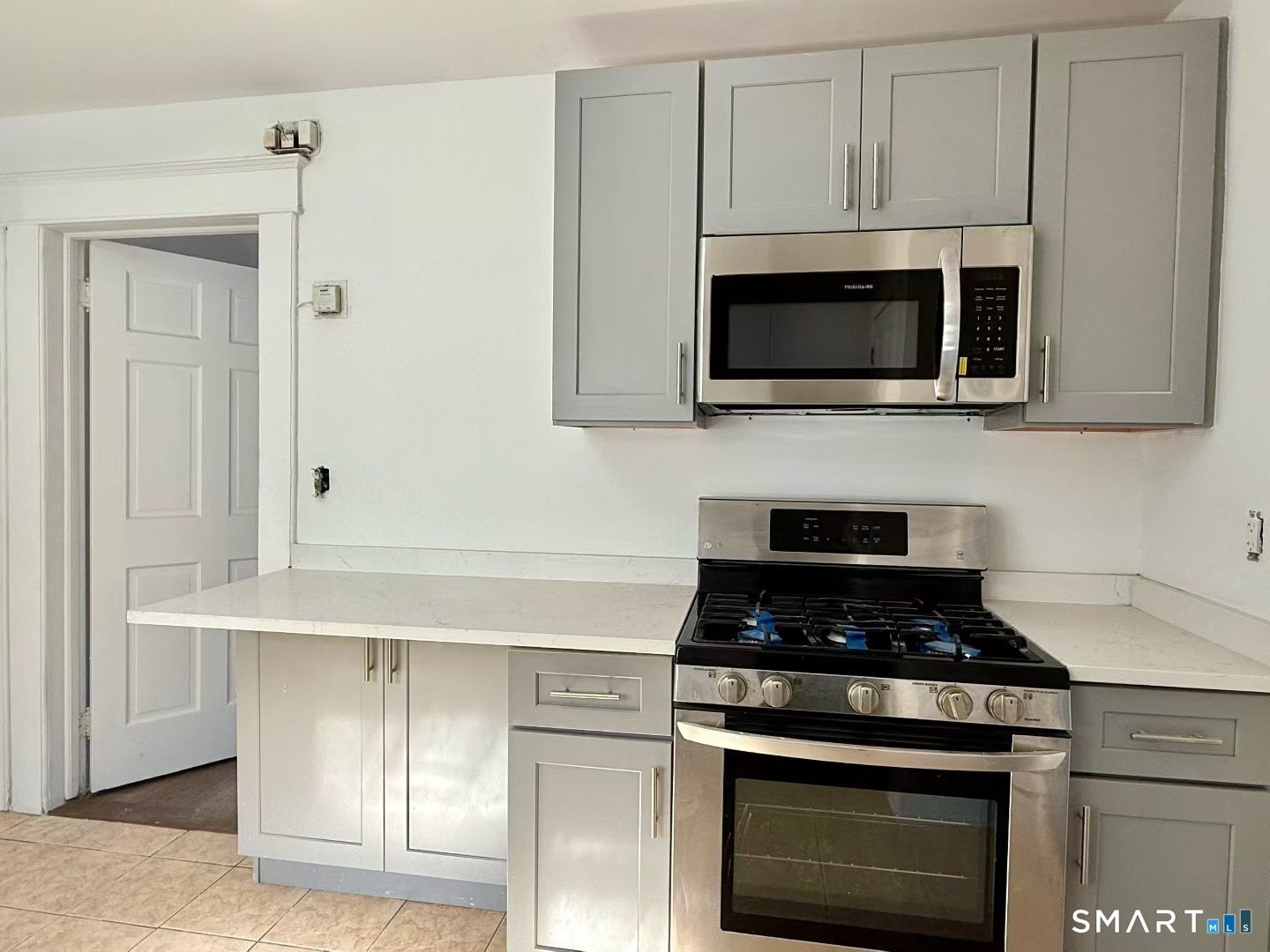 Property Photo:  60 Stephen Street  CT 06902 