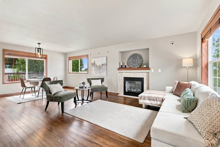 Property Photo: 16204 E 10th Ln WA 99037