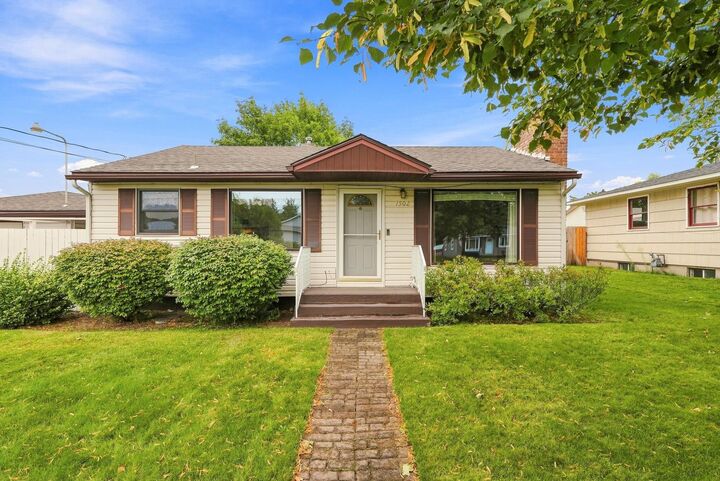 Property Photo: 1502 N Oberlin Rd WA 99206