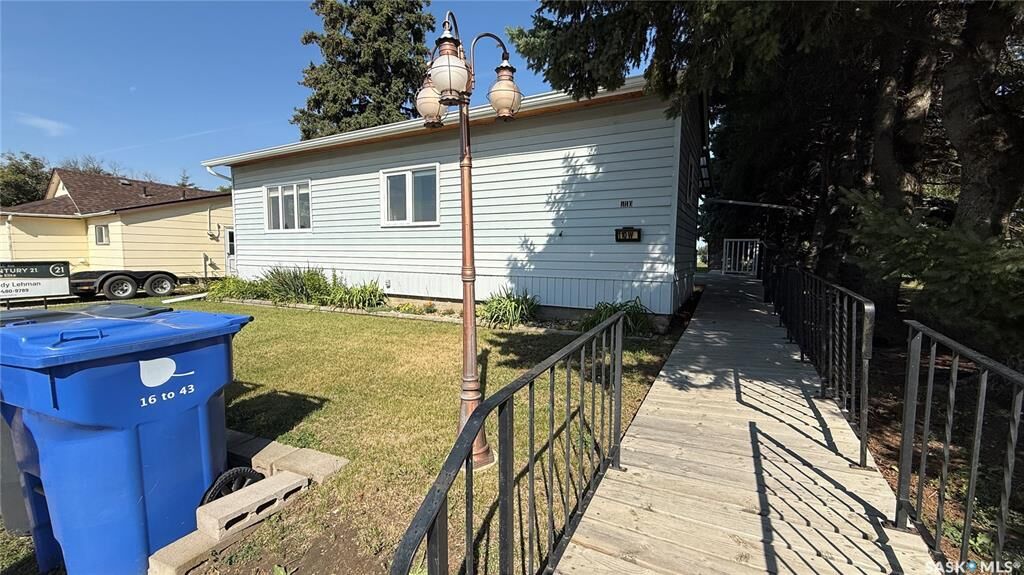 Property Photo:  110 1st Avenue W  SK S0J 1A0 