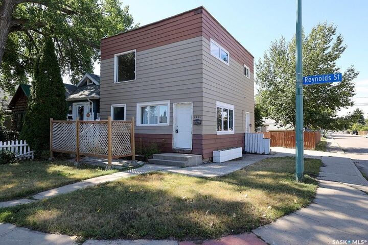 Property Photo:  2100 Reynolds Street  SK S4N 3N1 