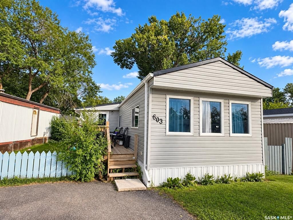 Property Photo:  1524 Rayner Avenue 603  SK S7N 1Y1 