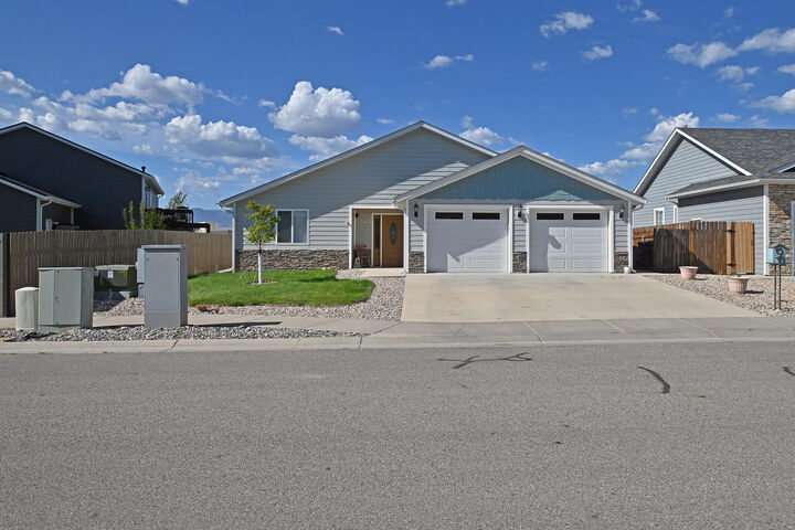 Property Photo:  1721 Lookout Point Drive  WY 82801 