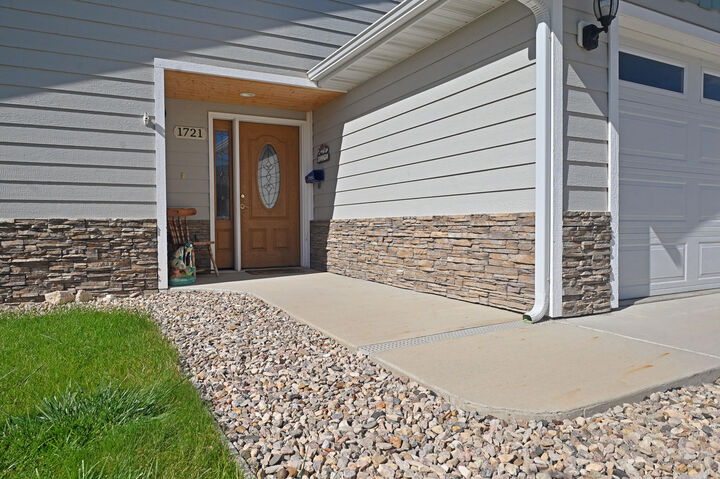 Property Photo:  1721 Lookout Point Drive  WY 82801 
