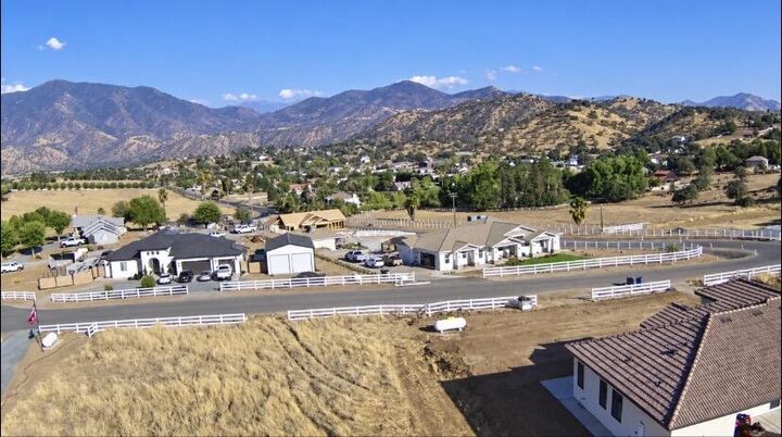 Property Photo: 16837 Deer Creek Drive CA 93265