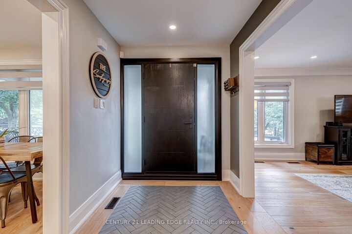 Property Photo: 5 Mountbatten Road ON M9P 1Y8
