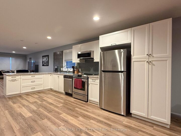 Property Photo:  101 Grassland Grove  ON N7M 0S5 