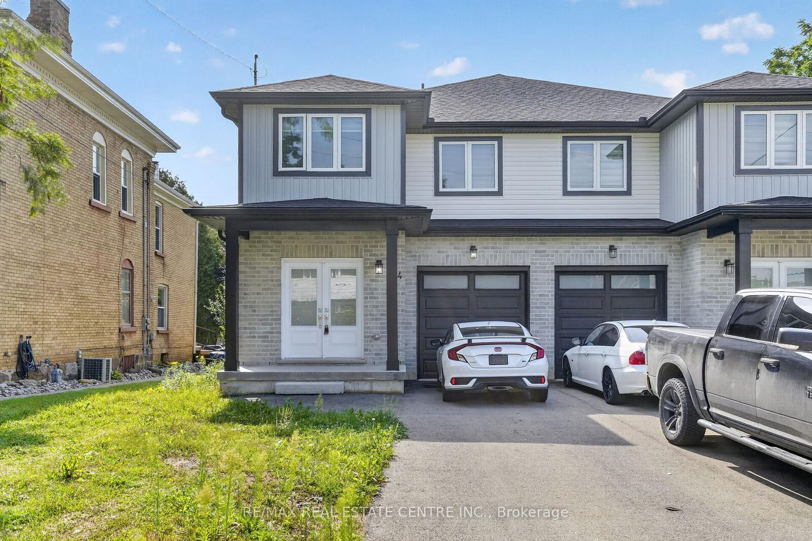 Property Photo:  124 King Street E  ON N5C 1G9 