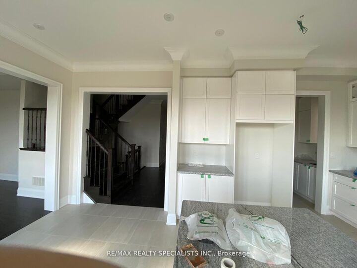 Property Photo:  35 Gerden Drive  ON L4S 1N6 