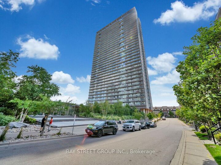 Property Photo:  105 The Queensway Avenue 1501  ON M6G 5B5 