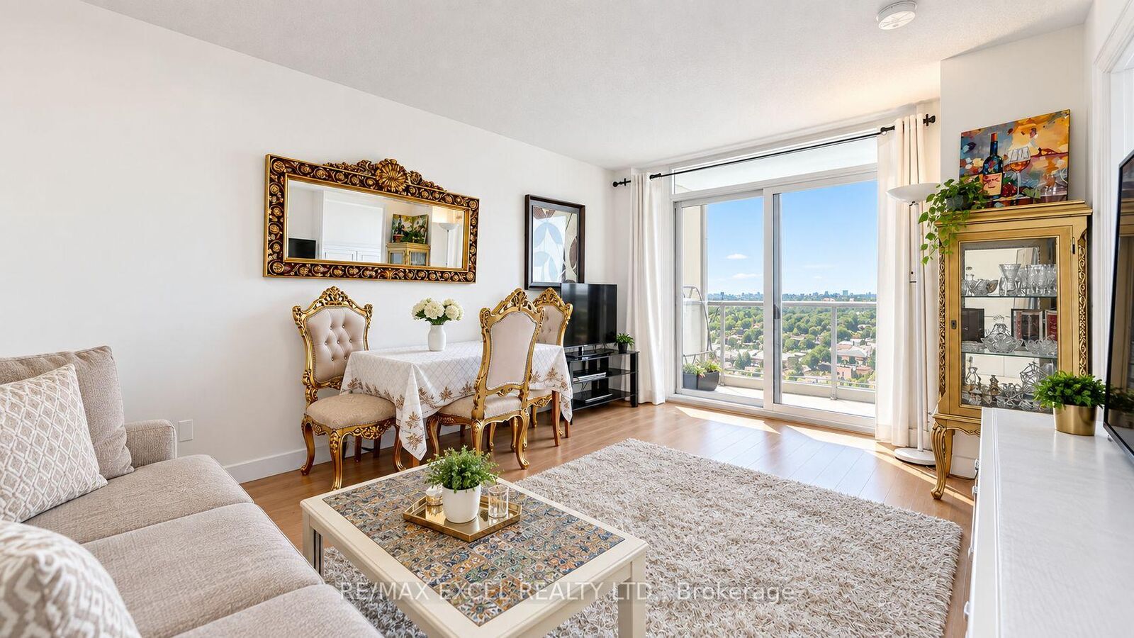 Property Photo: 15 Greenview Avenue 2510 ON M2M 4M7