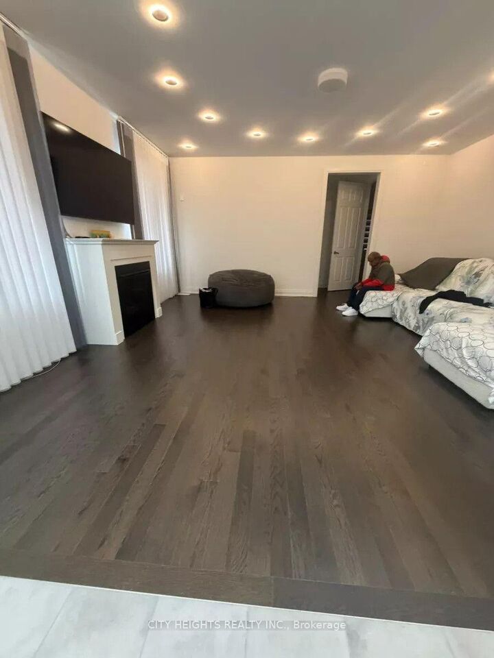 Property Photo:  54 Marigold Boulevard 1  ON L0G 1W0 