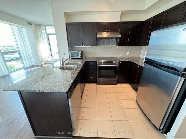 Property Photo:  3525 Kariya Drive 702  ON L5B 0C2 