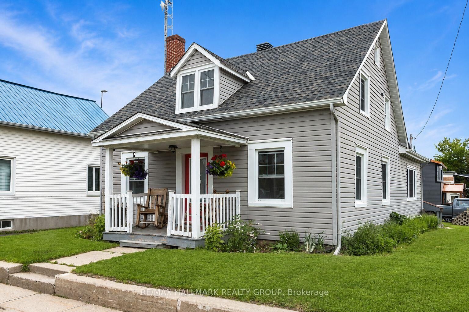 Property Photo:  1127 Labrosse Road E  ON K0B 1P0 