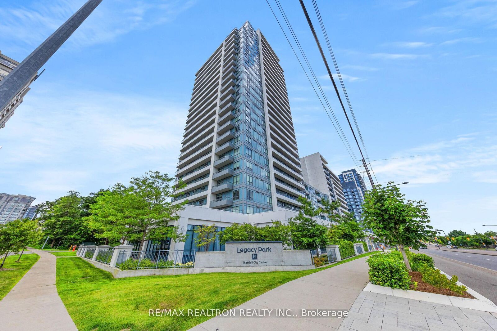 Property Photo: 7900 Bathurst Street 1225 ON L4J 0J9
