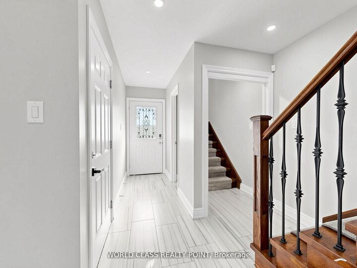 Property Photo: 1638 Norwill Crescent ON L1G 7V2
